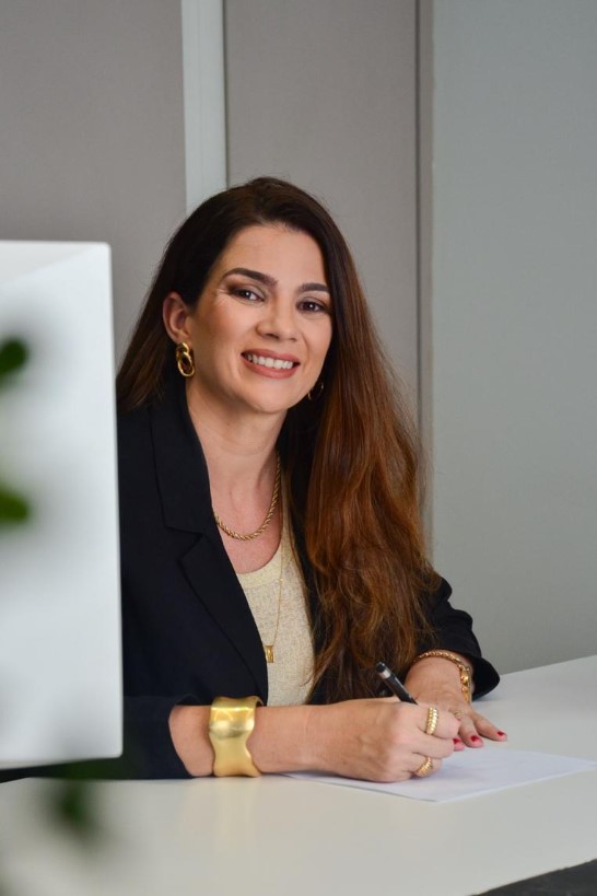 Dra. Analú Capacio Cuerci Falcão, Advogada · direção do escritório da Capacio Cuerci e Falcão Advocacia - Vitória-ES